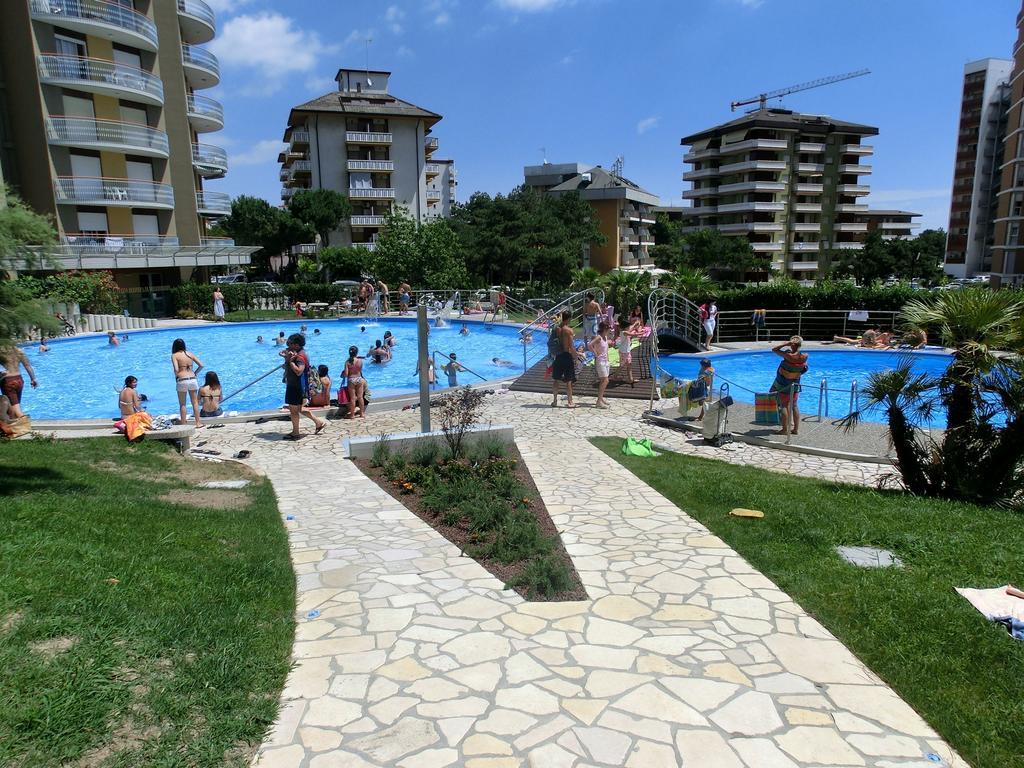 Appartamenti La Torre Lignano Sabbiadoro Exterior foto